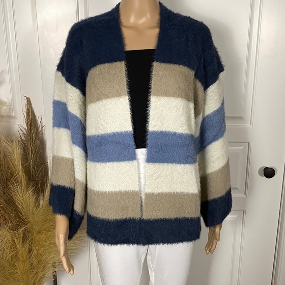 COLOR BLOCK 3/4 SLEEVE CARDIGAN - Picture 3 of 9